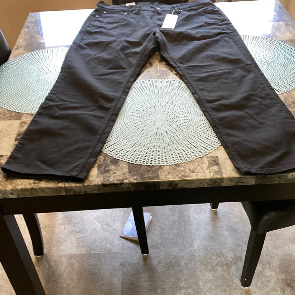 Levi’s 541 athletic taper Black jeans Regularly $70 selling for $25